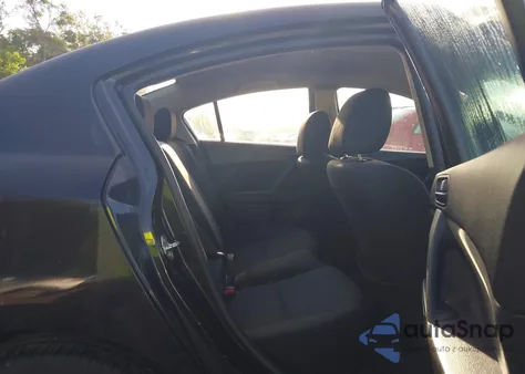 2011 Mazda Mazda3 I Sport из США, поврежденный, VIN JM1BL1UF6B1443240